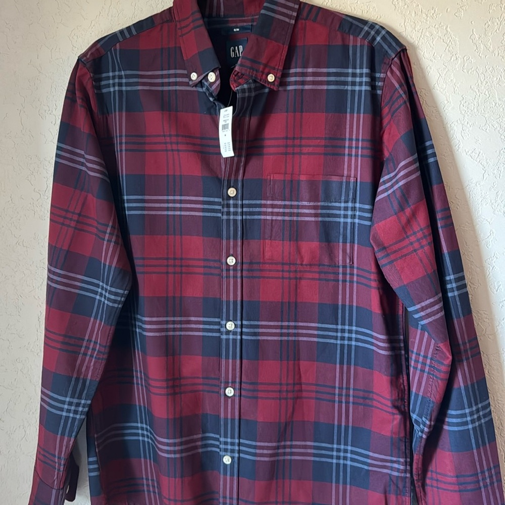 NWT Gap Slim Fit Button Down Shirt | Men's Size M | Navy & Red | Classic